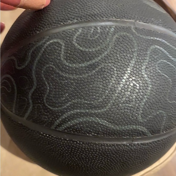 Basketball Women’s WNBA Voices Black 28.5 New Basketball RARE - Picture 4 of 10